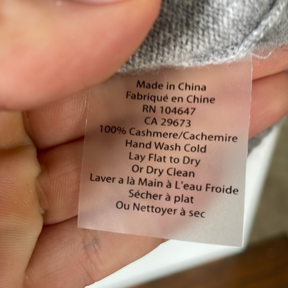 Kinross Cashmere, small, light gray w/ pink cuffs, SOFT warm fuzzy cozy sweater - Picture 4 of 7